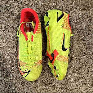 Nike Jr. Mercurial Vapor 14 Academy FG/MG, Size 3.5Y